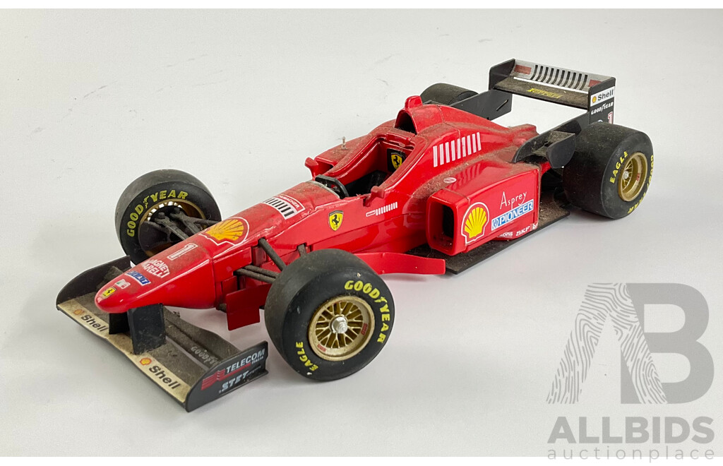 Maisto Diecast 1996 Ferrari Formula One with Functional Steering - 1:20 Scale