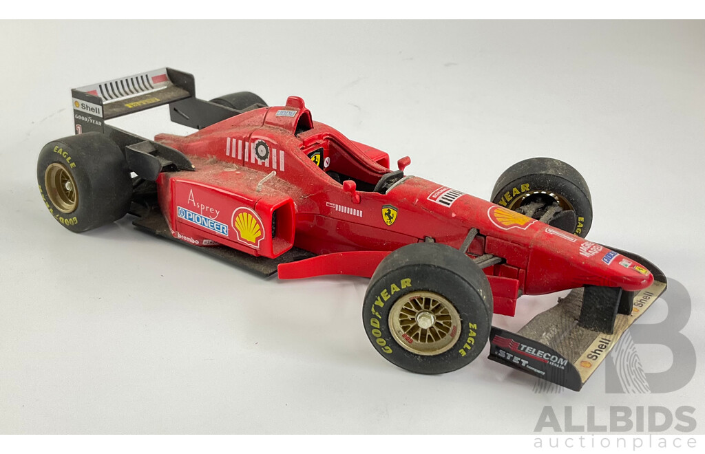 Maisto Diecast 1996 Ferrari Formula One with Functional Steering - 1:20 Scale