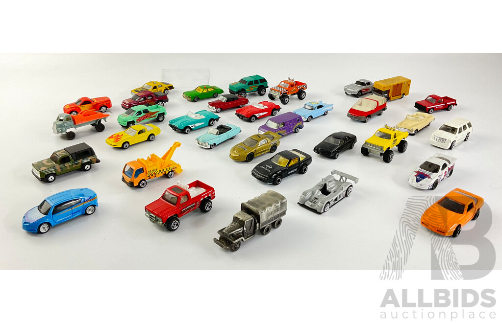 Collection of Diecast Vechicles Including Corgi Juniors, Maisto and Majorette