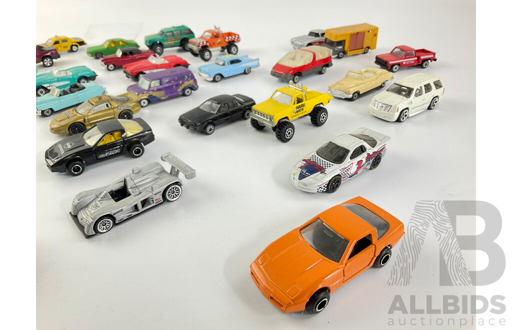 Collection of Diecast Vechicles Including Corgi Juniors, Maisto and Majorette