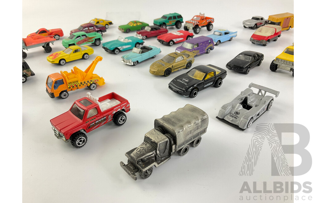 Collection of Diecast Vechicles Including Corgi Juniors, Maisto and Majorette