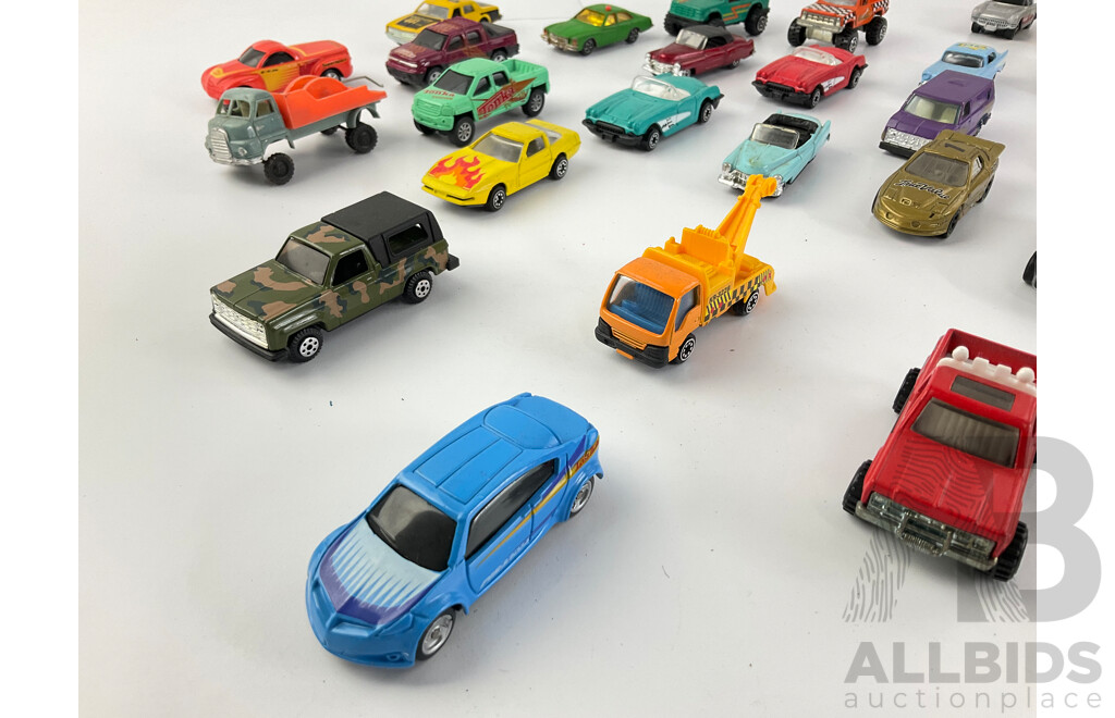 Collection of Diecast Vechicles Including Corgi Juniors, Maisto and Majorette