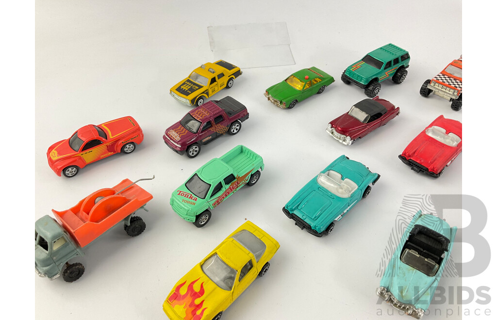 Collection of Diecast Vechicles Including Corgi Juniors, Maisto and Majorette