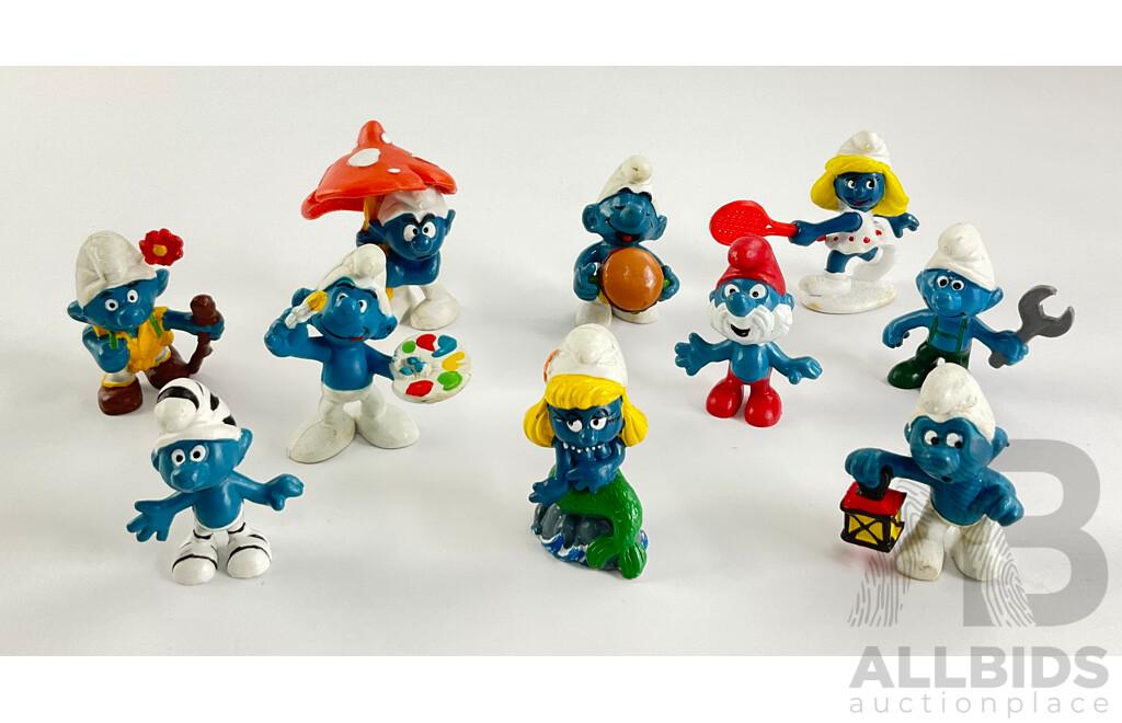 Vintage Peyo Schleich Smurfs Including Tracker Smurf, Painter Smurf, Handy Smurf and More