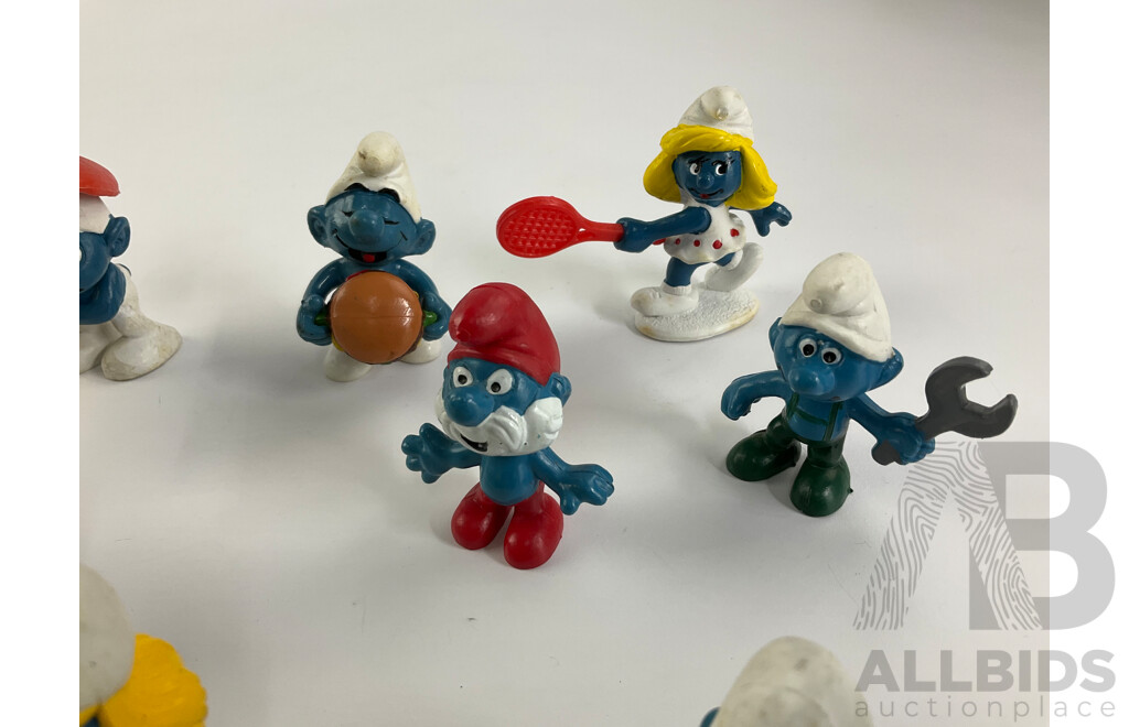 Vintage Peyo Schleich Smurfs Including Tracker Smurf, Painter Smurf, Handy Smurf and More