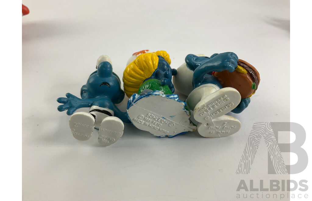 Vintage Peyo Schleich Smurfs Including Tracker Smurf, Painter Smurf, Handy Smurf and More