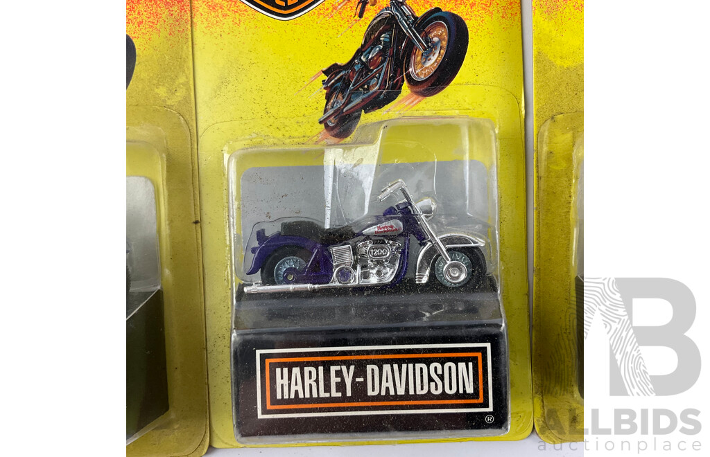 Five Diecast Matchbox Harley Davidson Motorcycles with Customising Showroom