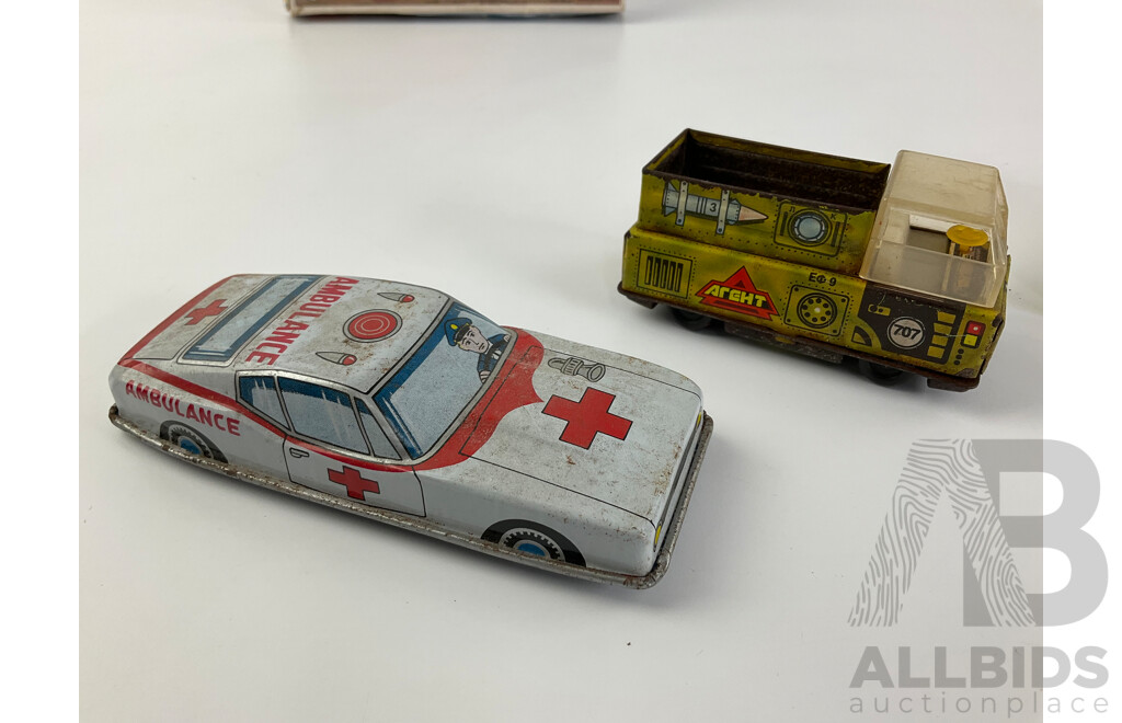 Vintage Diecast Tomica Vehicles Including Mechanical Street Sweeper, Ohara Snow Tiger, Lamborghini Cheetah, Matchbox Gnat MK 1 Trainer, Hover Raider, Poressed Steel Ambulance and Army Truck