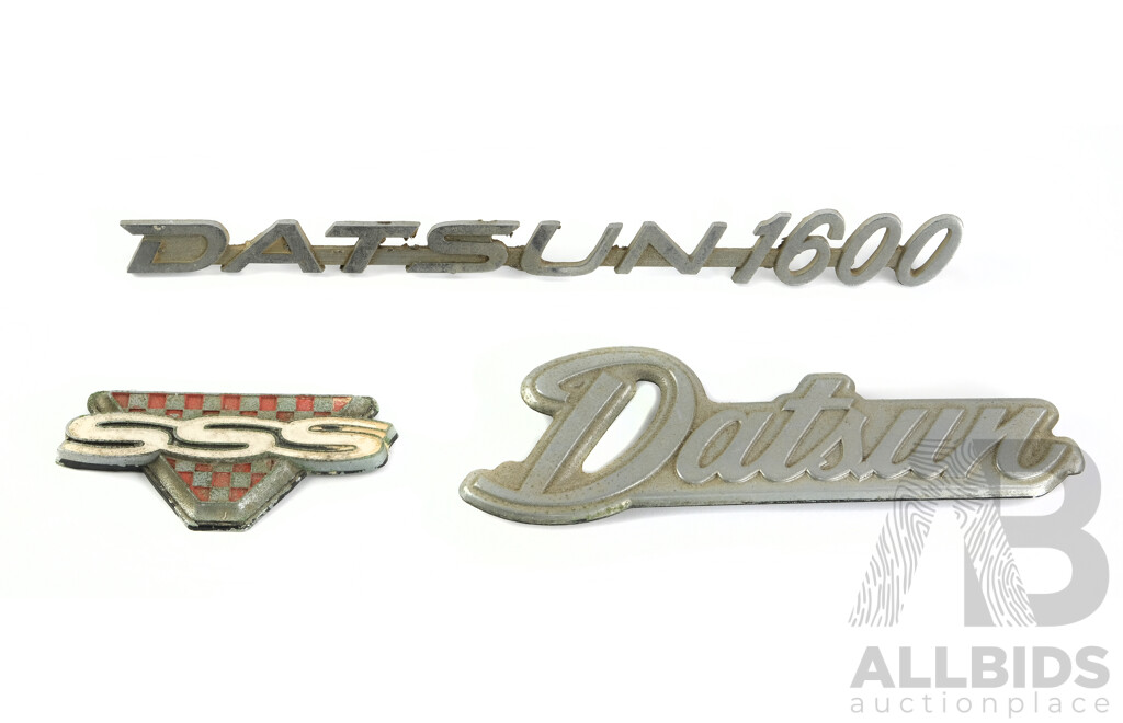 Collection of Early Datsun Badges Including SSS and 1600