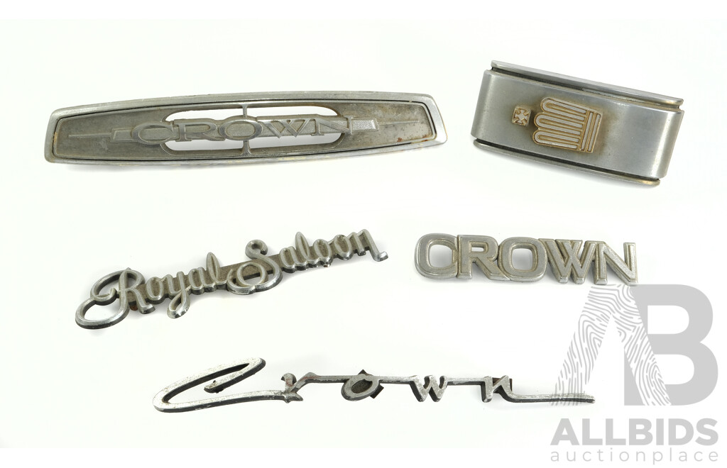 Collection of Toyota Crown/Royal Saloon Badges