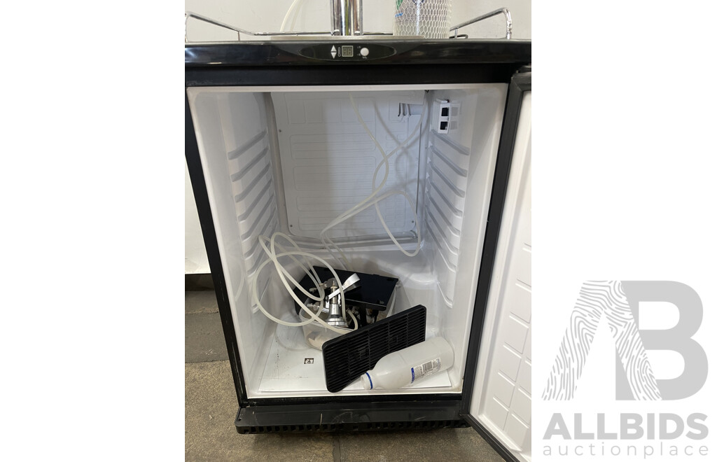 Kegmaster Series 3 Beer Fridge with Accessories