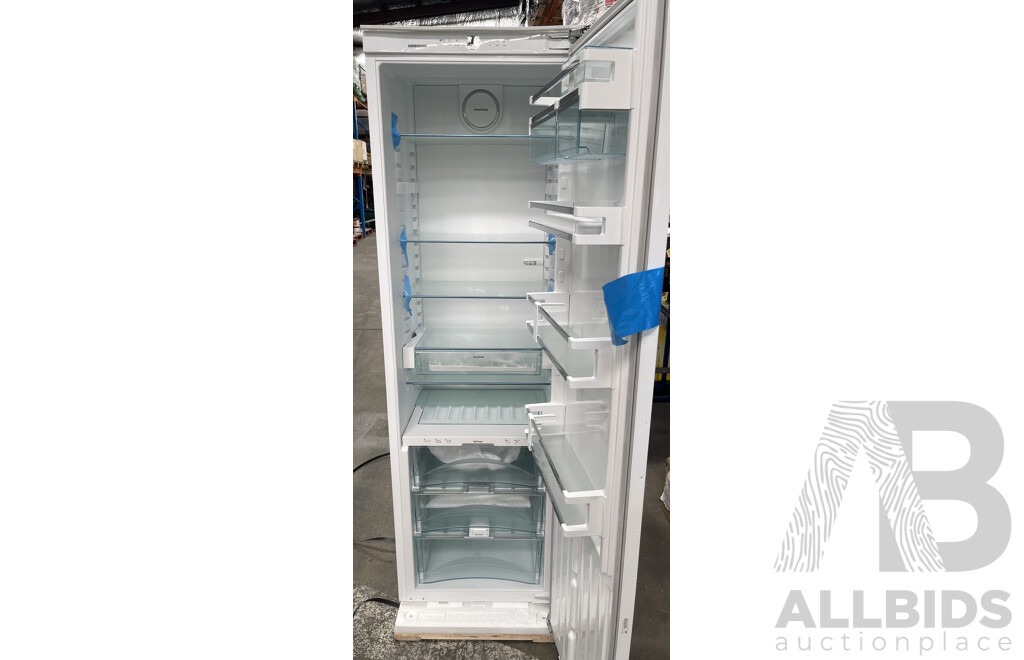 Liebherr Premium 344 Ltr Bio Fresh Integrated Refrigerator - Ex Display Model - ORP $7,168