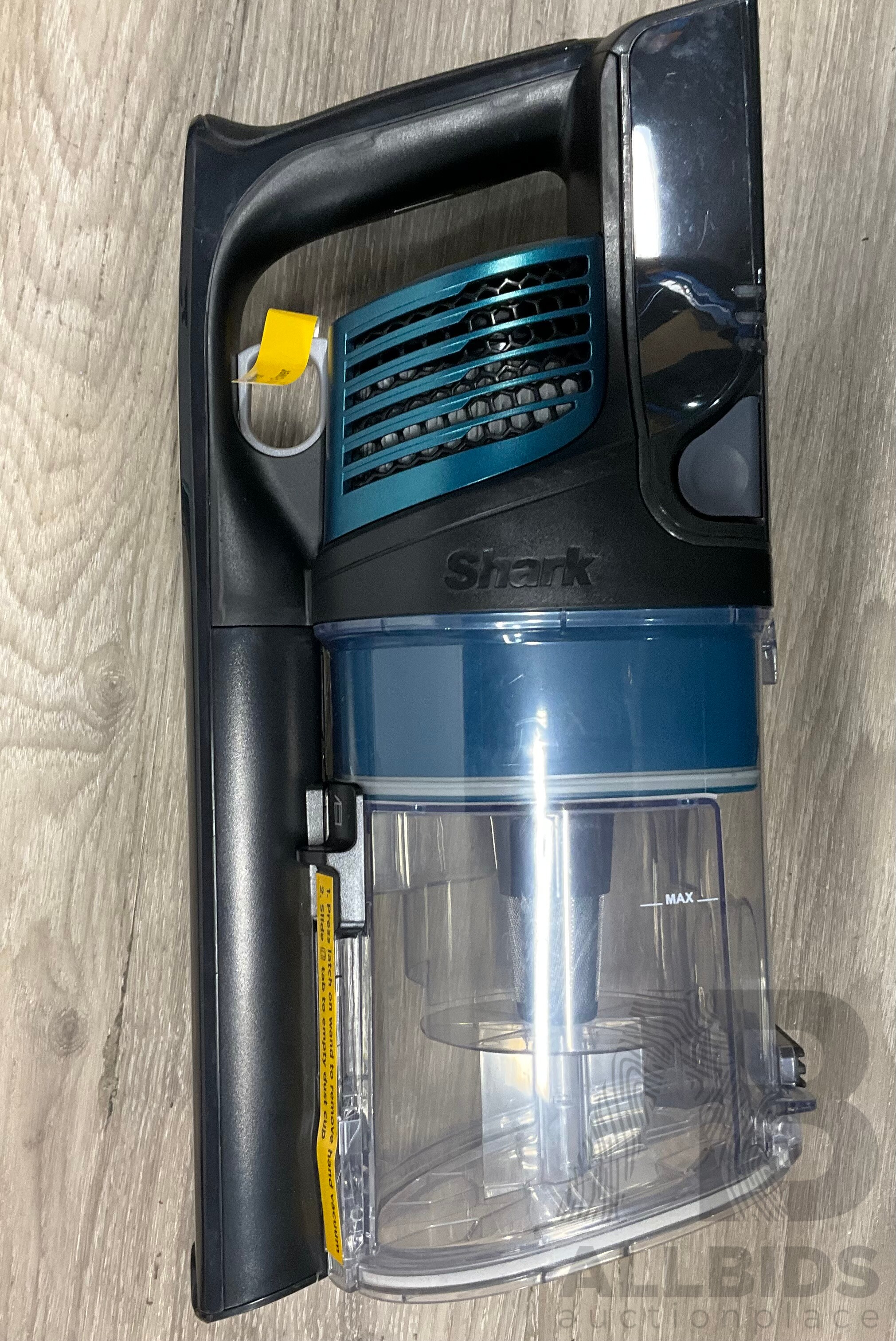 SHARK Cordless Vacuum Cleaner IZ102ANZ Lot 1530463 EHVA