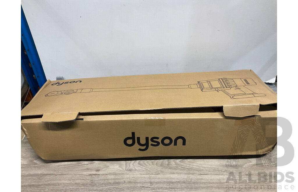 DYSON Outsize Absolute Cordless Stick Vacuum
