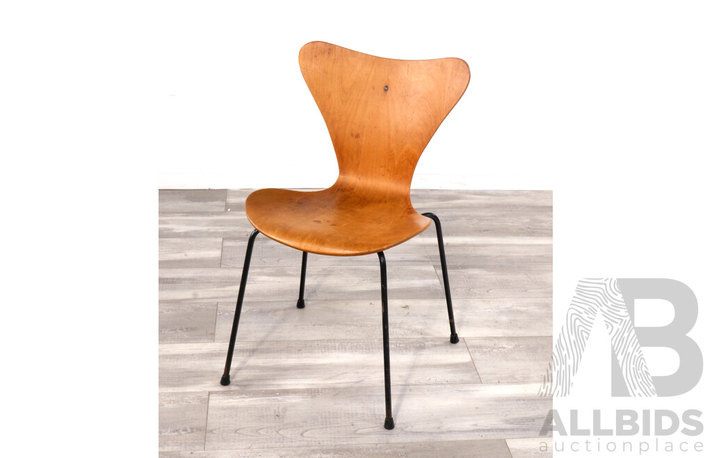 Series 7 Ply Chair by Fritz Hansen