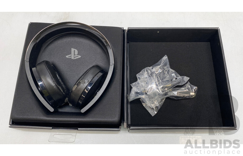 Sony Platinum PS4 Wireless Headset