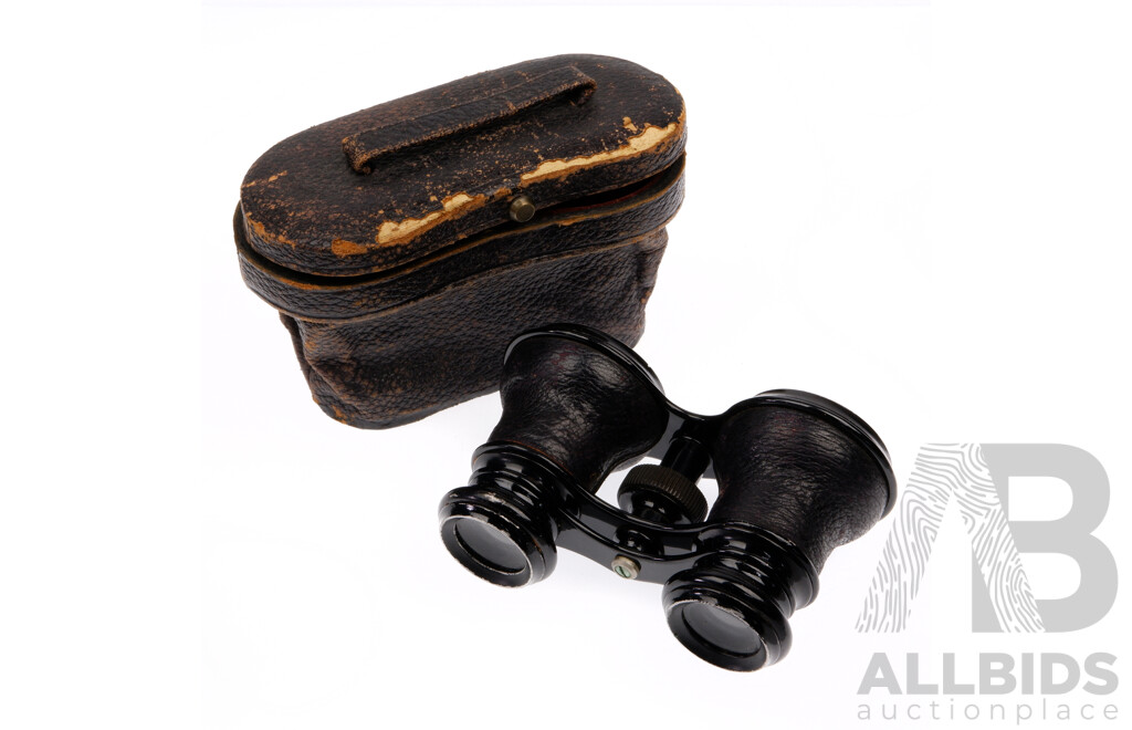 Antique Set Carl Muller Vienesse Binoculars in Leather Case