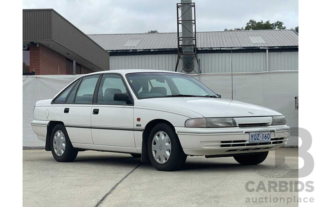 02/1993 Holden Commodore EXECUTIVE RWD VP 4D Sedan White 3.8L