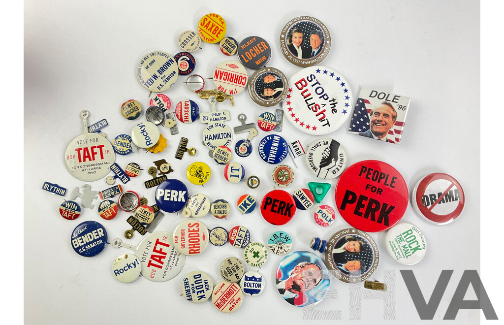 Collection of Vintage USA Campaign Badges and Pins Including Bob Taft Junior, Dewey/Bricker, George Bender, Bill Clinton Inauguration and More