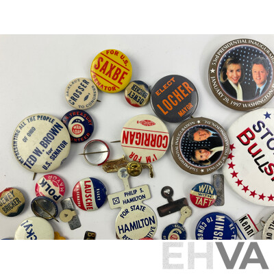 Collection of Vintage USA Campaign Badges and Pins Including Bob Taft Junior, Dewey/Bricker, George Bender, Bill Clinton Inauguration and More
