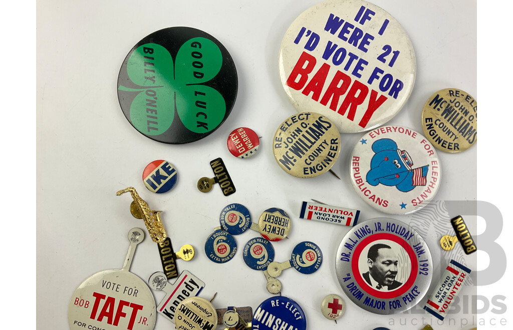 Collection of Vintage USA Campaign Badges and Pins Including Barry Goldwater, Bob Taft Junior, Billy O'Neil, Gerald Ford, Ronald Reagan, Seth Taft and More