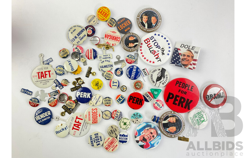 Collection of Vintage USA Campaign Badges and Pins Including Bob Taft Junior, Dewey/Bricker, George Bender, Bill Clinton Inauguration and More