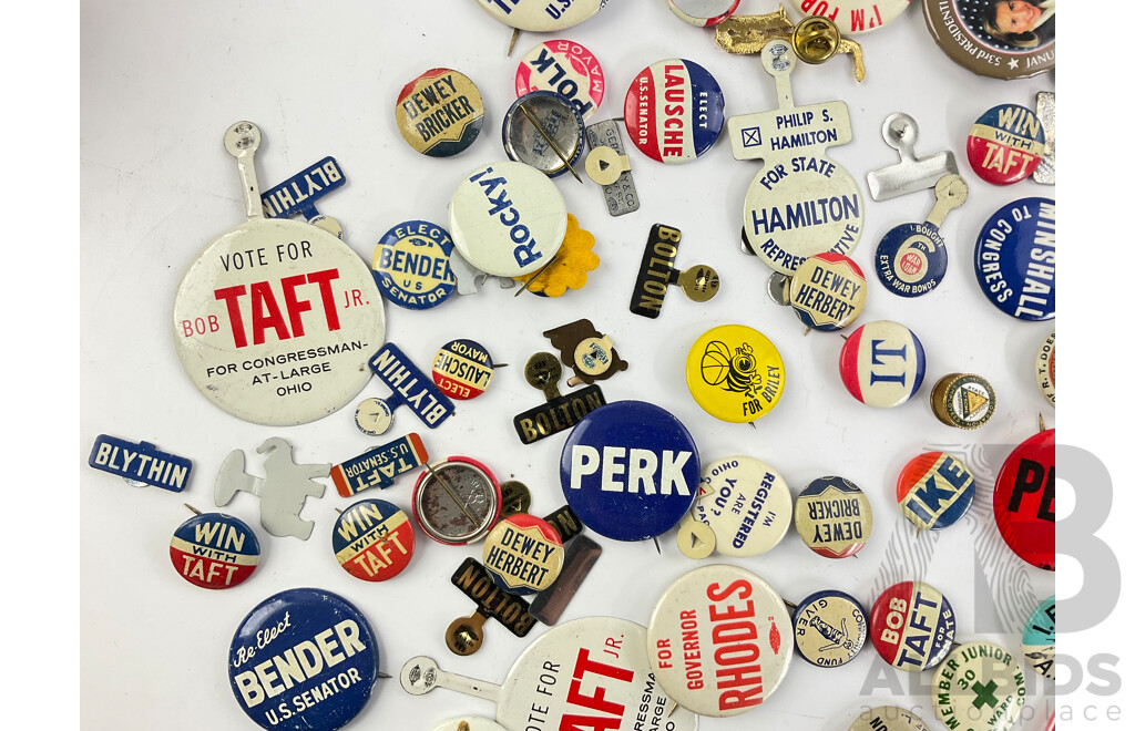 Collection of Vintage USA Campaign Badges and Pins Including Bob Taft Junior, Dewey/Bricker, George Bender, Bill Clinton Inauguration and More