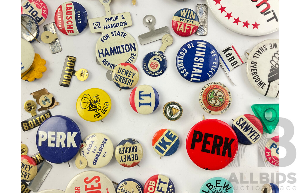 Collection of Vintage USA Campaign Badges and Pins Including Bob Taft Junior, Dewey/Bricker, George Bender, Bill Clinton Inauguration and More