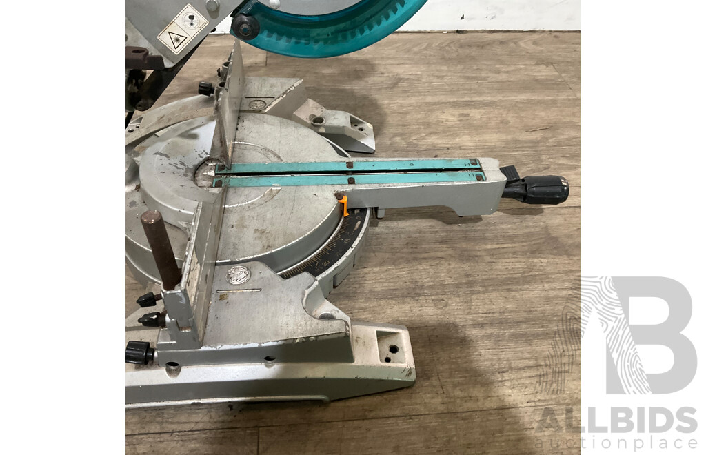 MAKITA LS1017L 1430W 255mm Slide Compound Mitre Saw