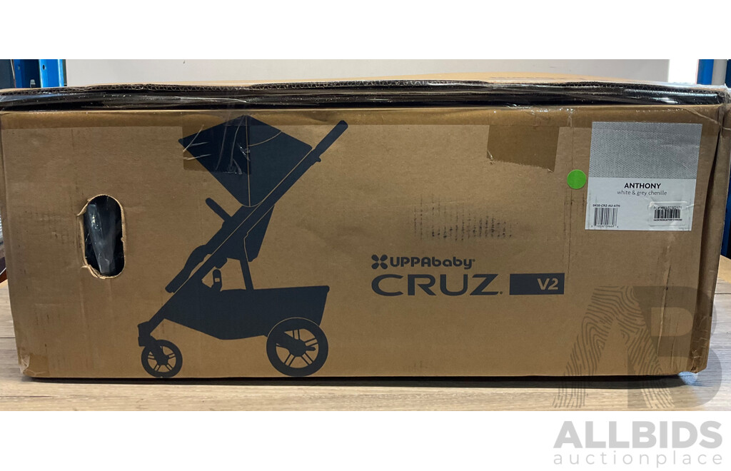 UPPABABY Cruz V2 Stroller - Anthony - White & Grey Chenille - ORP$999.00