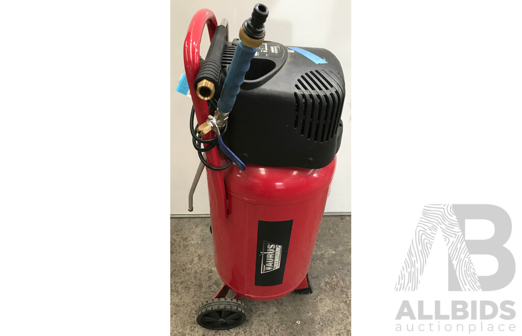 Taurus Titanium 1500W Air Compressor with Accessories