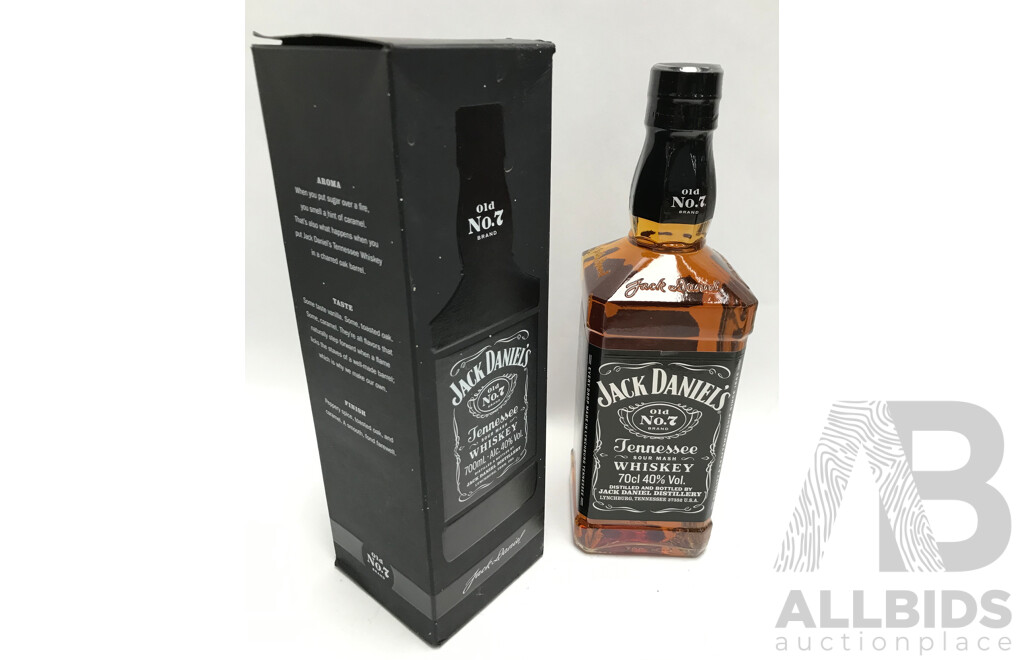 700ml Bottle of Jack Daniels Tennessee Whiskey with Box