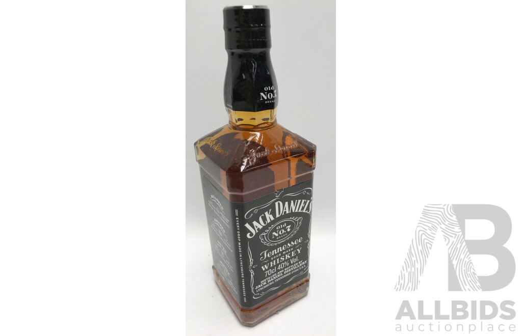 700ml Bottle of Jack Daniels Tennessee Whiskey with Box