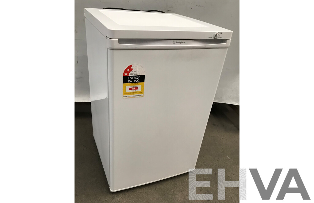 Westinghouse (WFM0900WC) 90L Bar Freezer