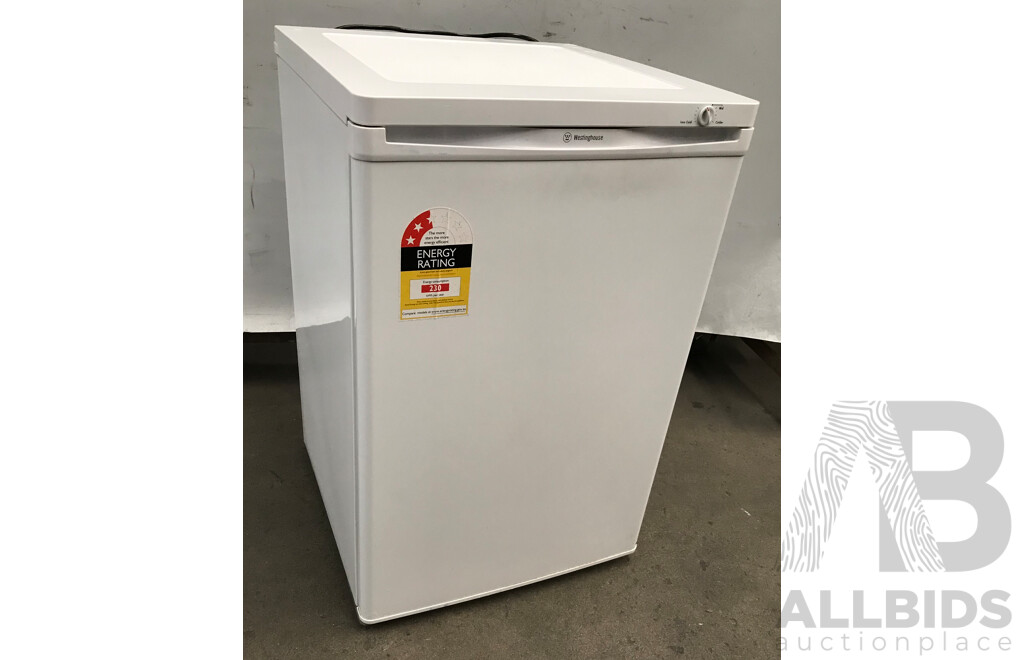 Westinghouse (WFM0900WC) 90L Bar Freezer