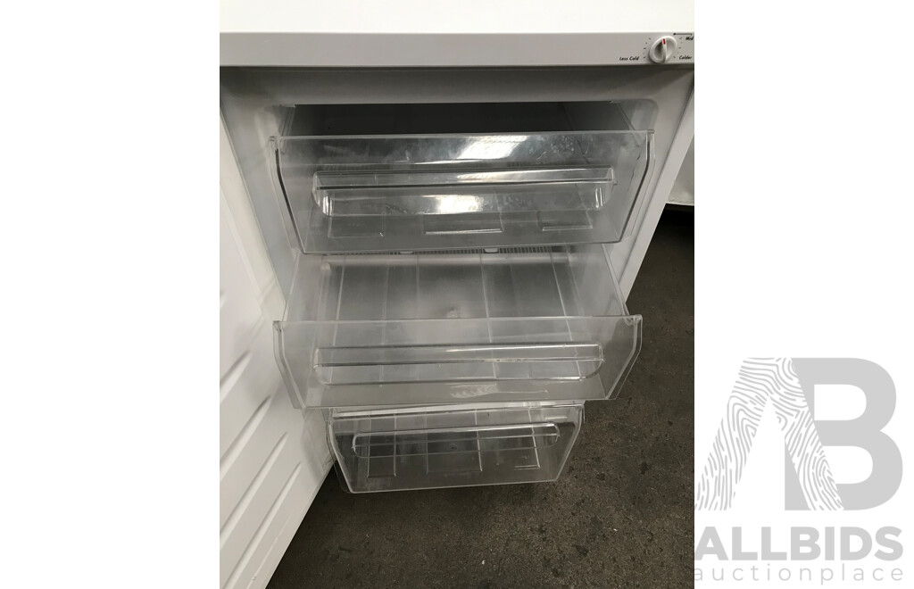 Westinghouse (WFM0900WC) 90L Bar Freezer