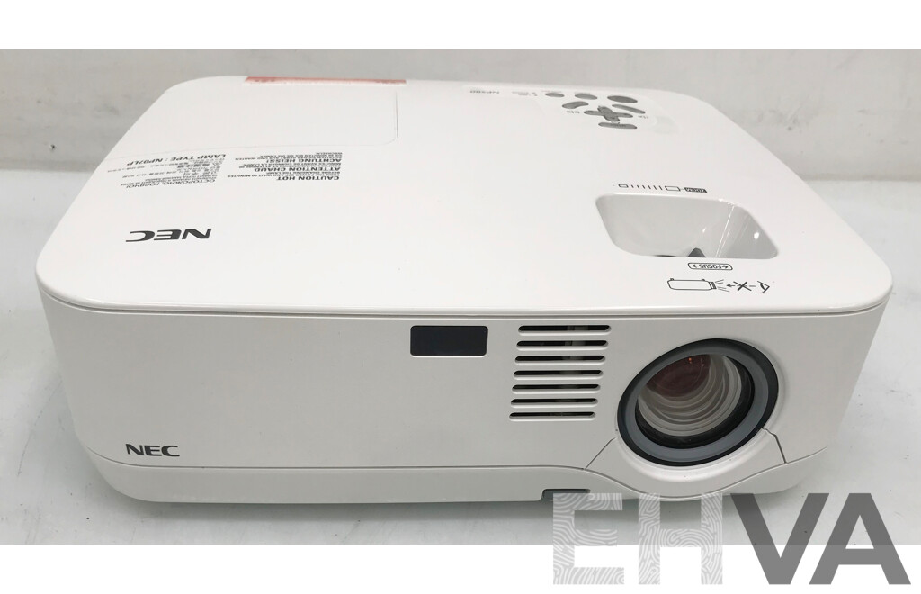 NEC NP500G UXGA LCD Projector