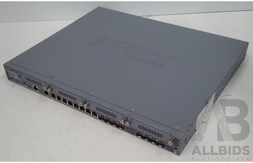 Juniper Networks (SRX340) 16-Port Security Services Gateway