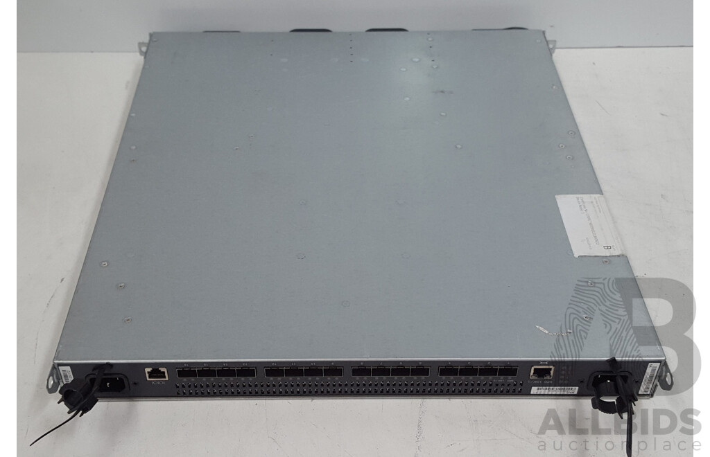 NetApp (111-00982+E1) NAE-1101 16-Port 10GB SFP Managed Cluster Switch