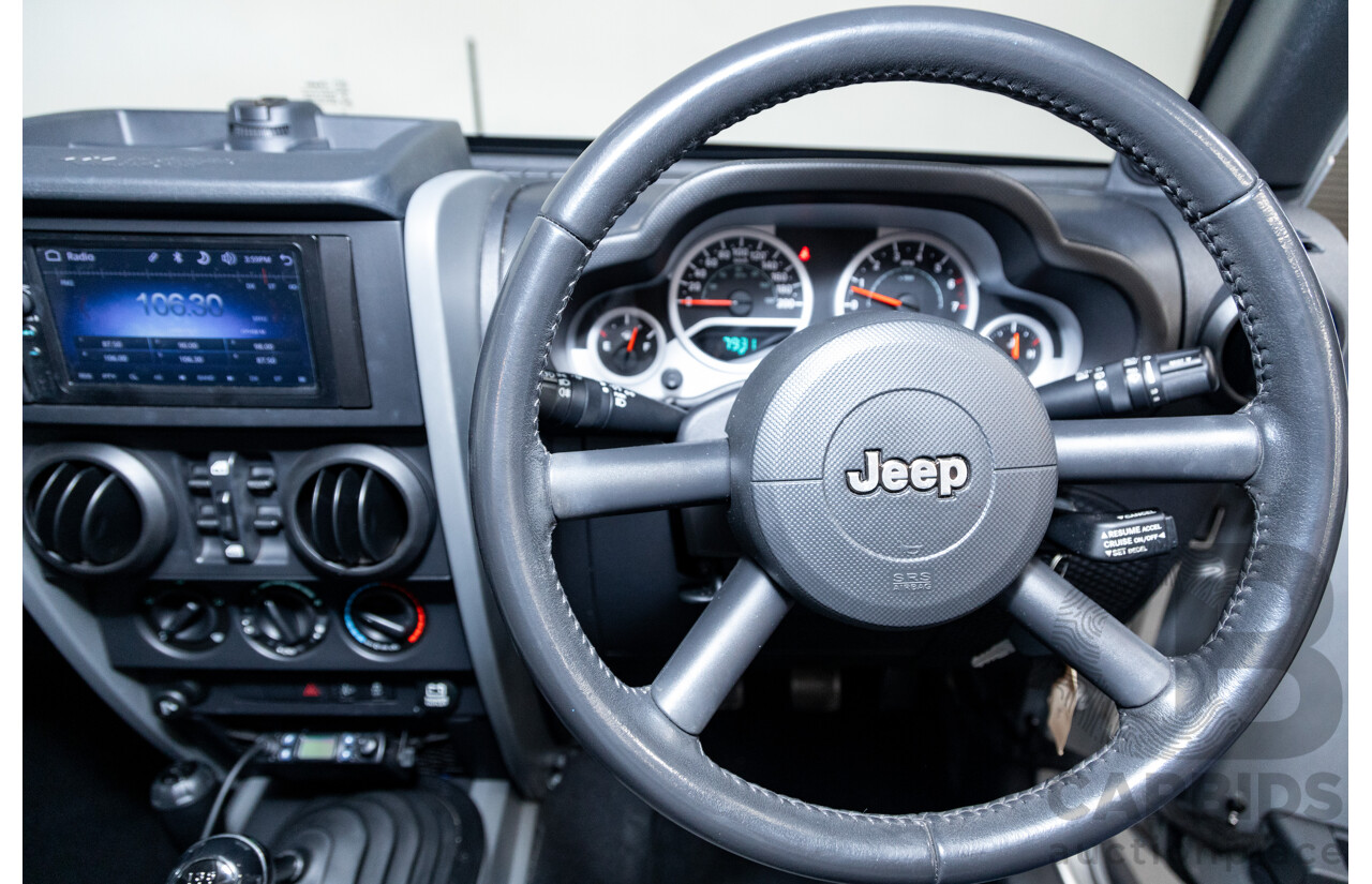 11/2010 Jeep Wrangler Unlimited Sport (4x4) JK MY09 4D Hardtop Convertible Silver V6 3.8L