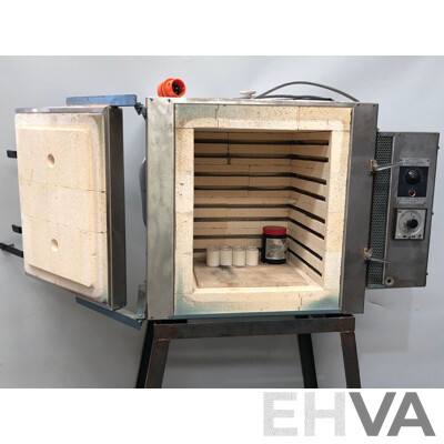 Tetlow K6FL Electric 66 Litre Kiln on Mobile Stand