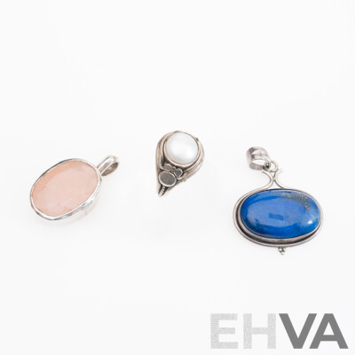 Sterling Silver Lapis Lazuli Cabochon Pendant, Rose Quartz Pendant and FW Button Pearl Ring, 42.34 Grams