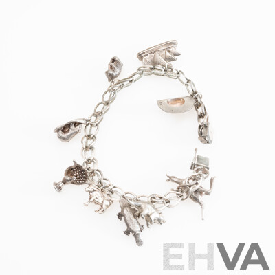 Vintage Sterling Silver Fancy Link Australiana Charm Bracelet with (9) Vintage Charms Including Sydney Opera House, 22cm, 34.41 Grams