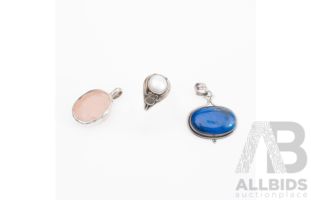 Sterling Silver Lapis Lazuli Cabochon Pendant, Rose Quartz Pendant and FW Button Pearl Ring, 42.34 Grams