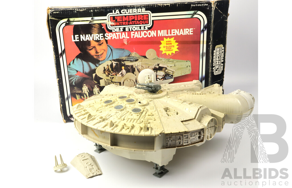 Original Vintage Star Wars the Empire Strikes Back Millennium Falcon Spaceship with Original Box