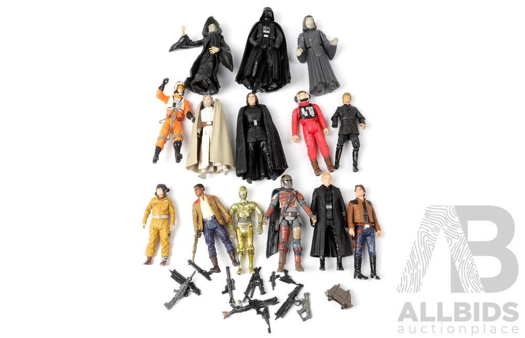 Collection Hasbro Star Wars Figures Including Luke Skywalker, the Emperor, Darth Vader From the Vintage Collection,  C3PO and More