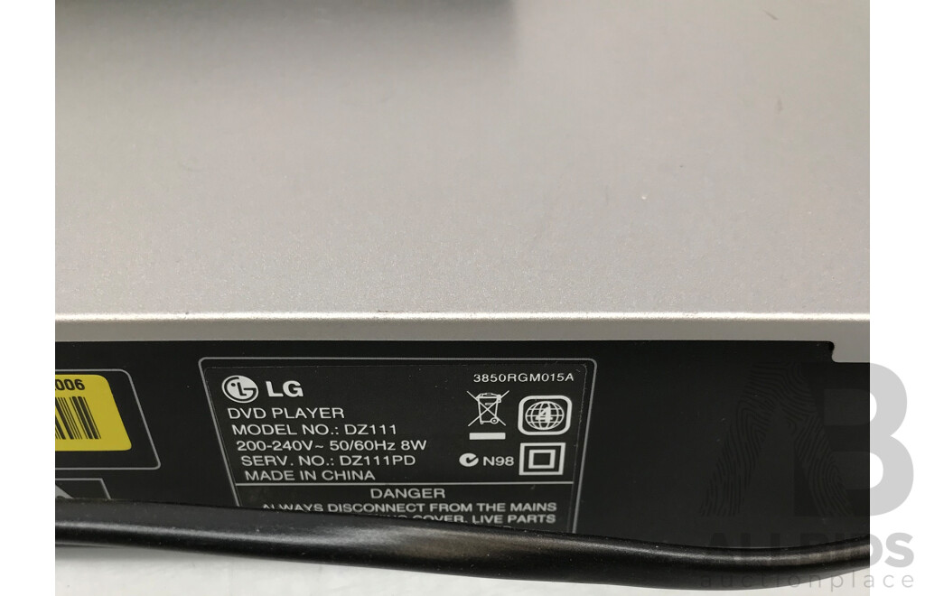 LG (DZ111) DVD Player with Remote Control