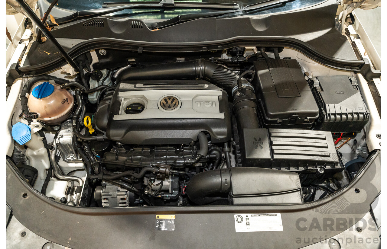 10/2014 Volkswagen Passat 118 TSI 3C MY14 4d Sedan White Turbo 1.8L