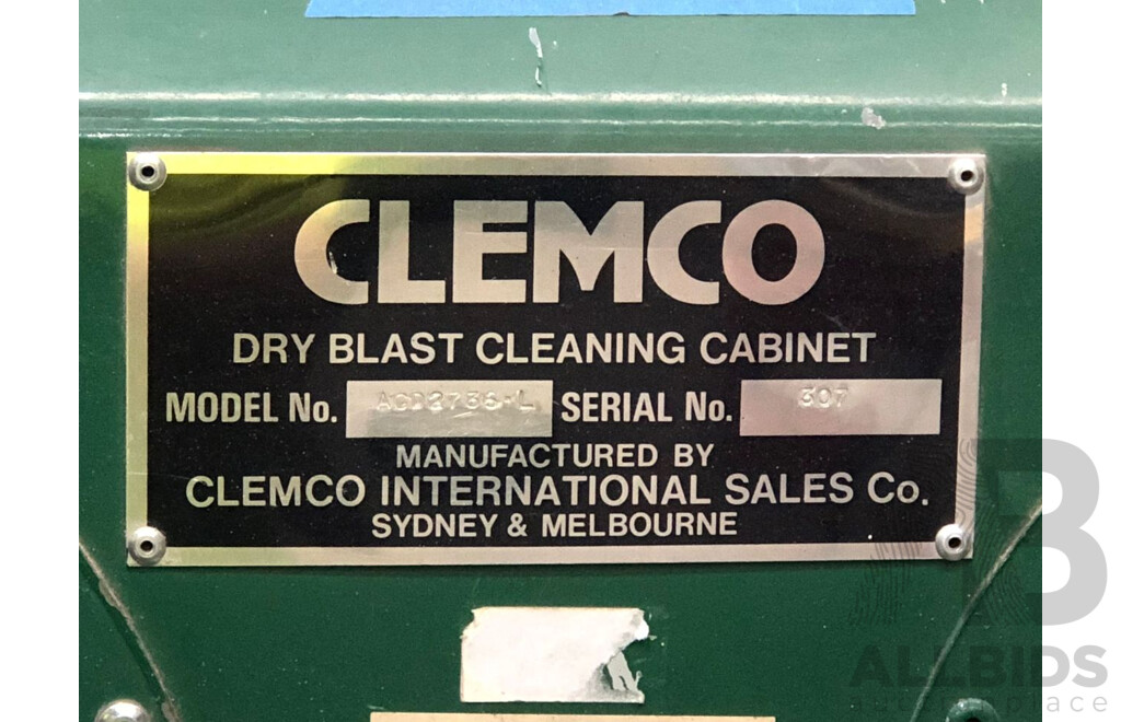 Clemco Dry Blast Cleaning Cabinet