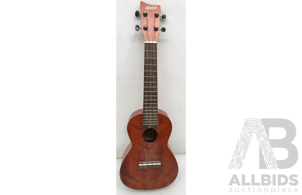 Ashton Mahogany Ukulele